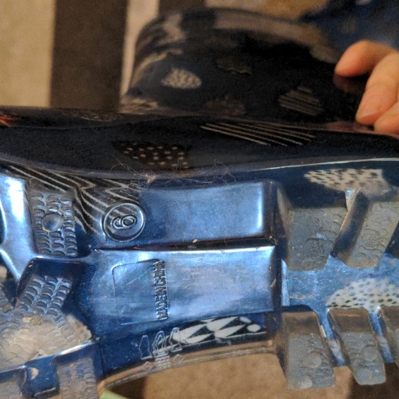 Tom's Rainboots Size 6 - Picture 3 of 4